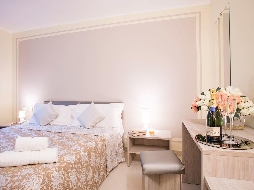 Ossuccio Grande C Home With Pool Sleeps 12 By Italian Apartments 科莫 外观 照片