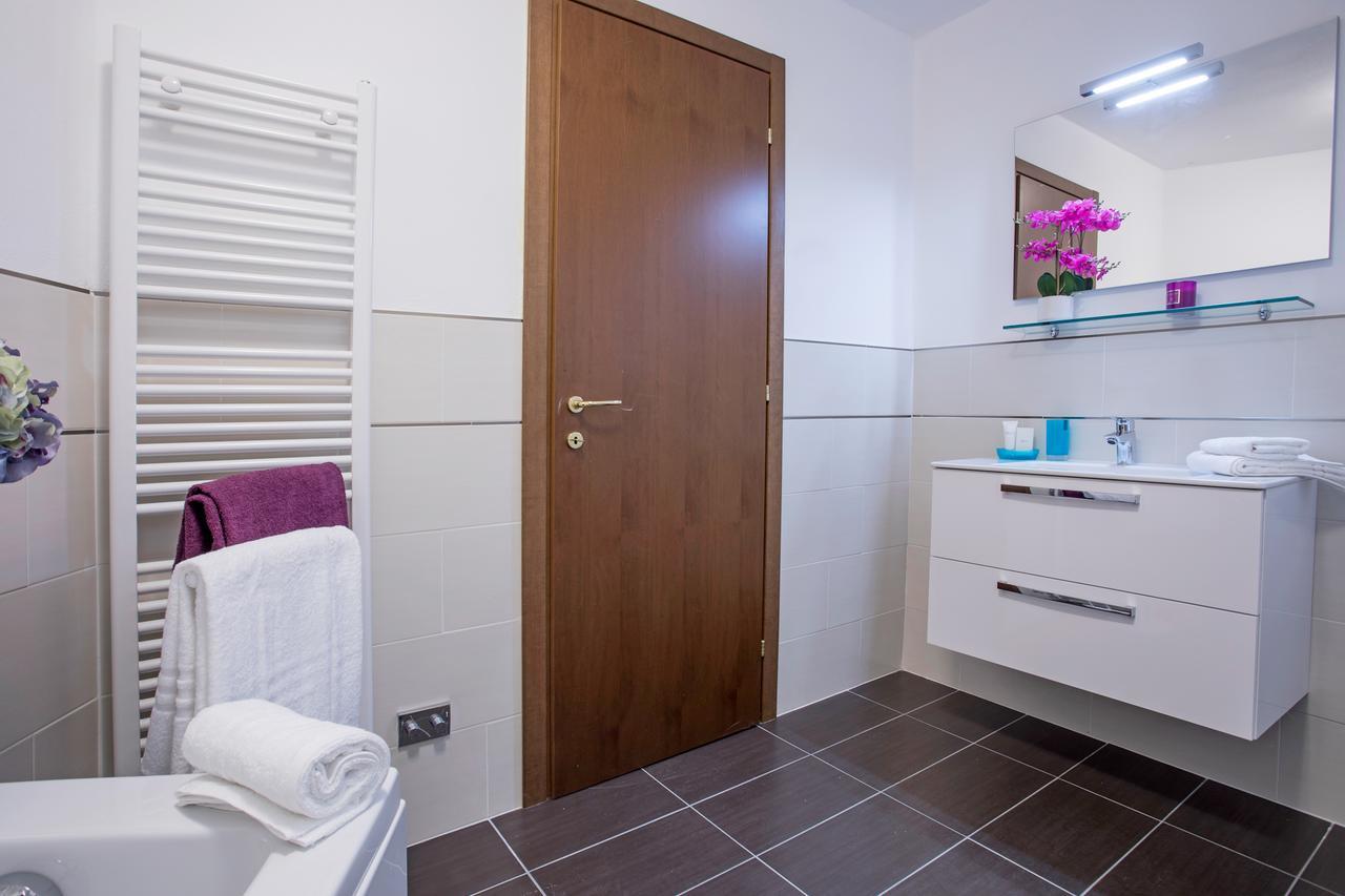Ossuccio Grande C Home With Pool Sleeps 12 By Italian Apartments 科莫 外观 照片