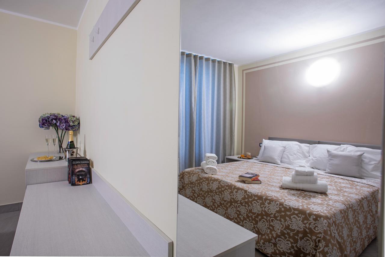 Ossuccio Grande C Home With Pool Sleeps 12 By Italian Apartments 科莫 外观 照片