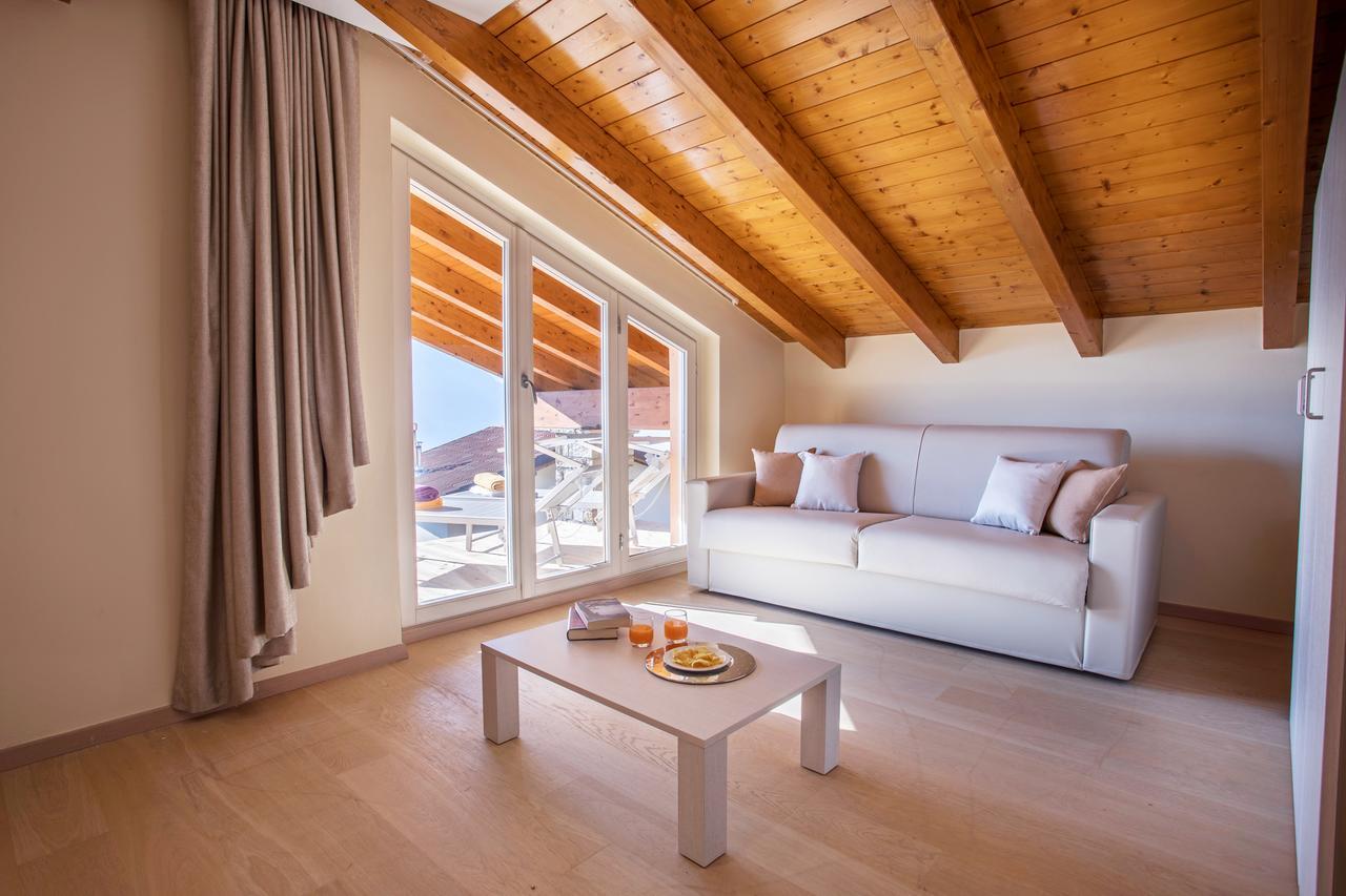 Ossuccio Grande C Home With Pool Sleeps 12 By Italian Apartments 科莫 外观 照片