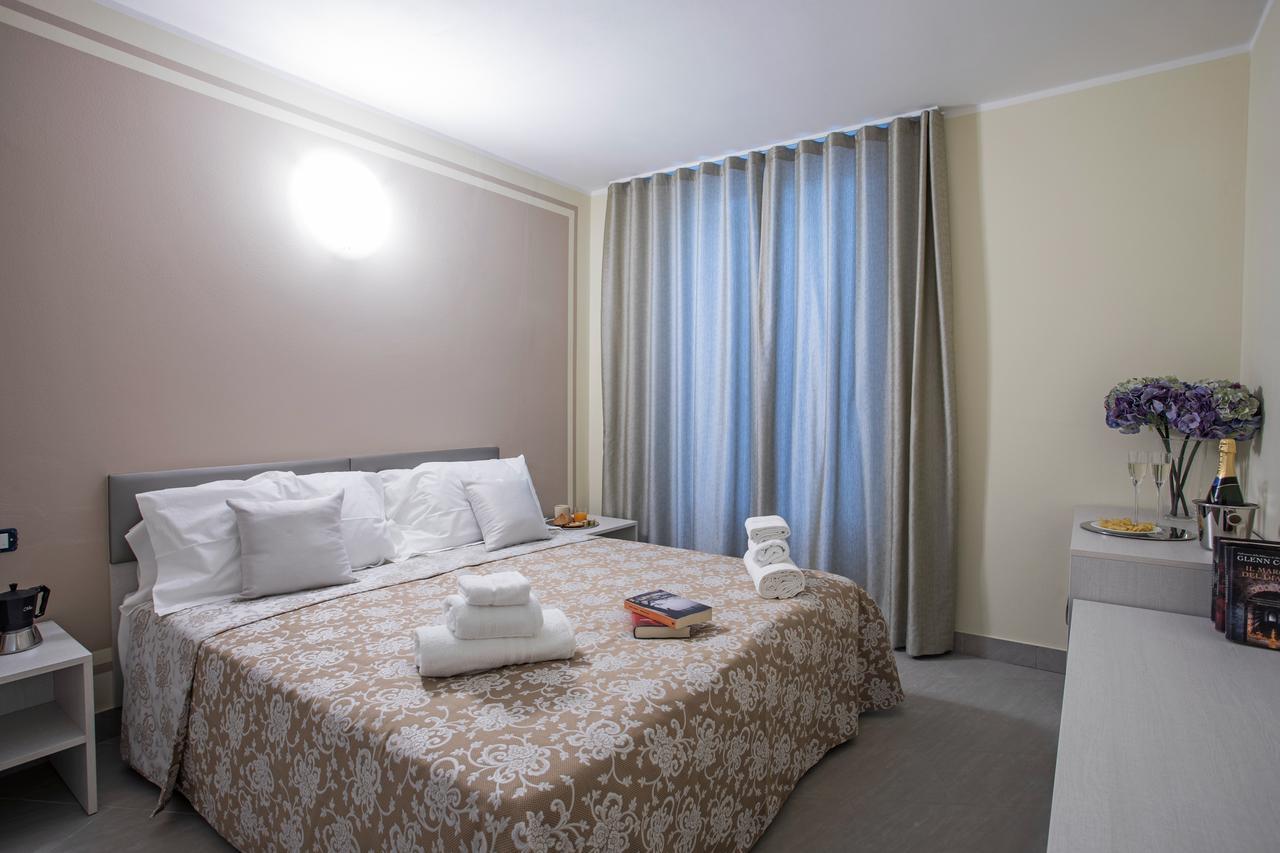 Ossuccio Grande C Home With Pool Sleeps 12 By Italian Apartments 科莫 外观 照片