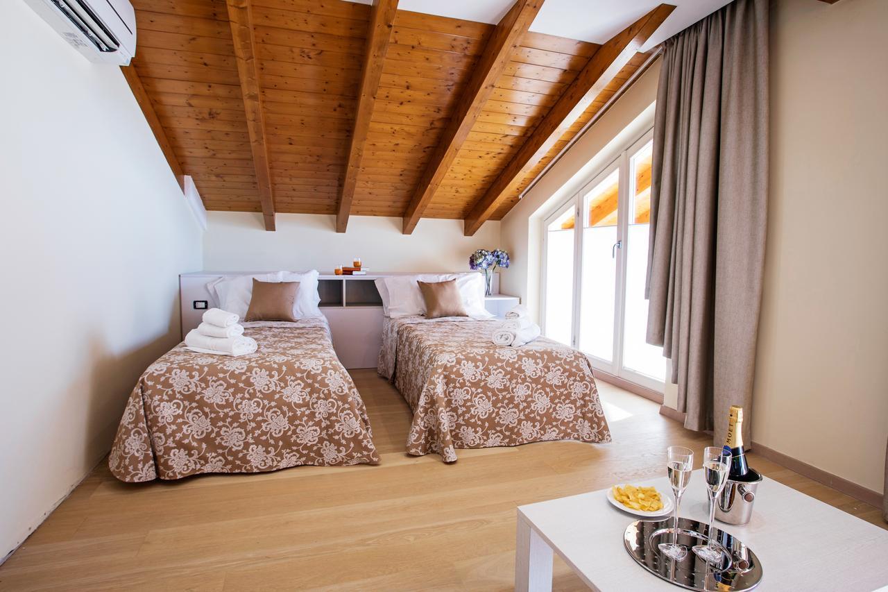 Ossuccio Grande C Home With Pool Sleeps 12 By Italian Apartments 科莫 外观 照片