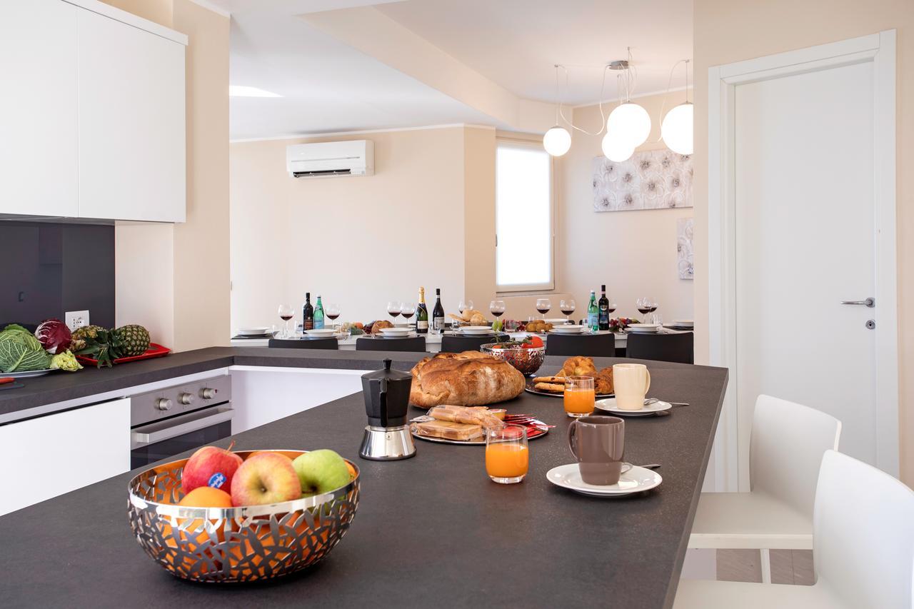 Ossuccio Grande C Home With Pool Sleeps 12 By Italian Apartments 科莫 外观 照片